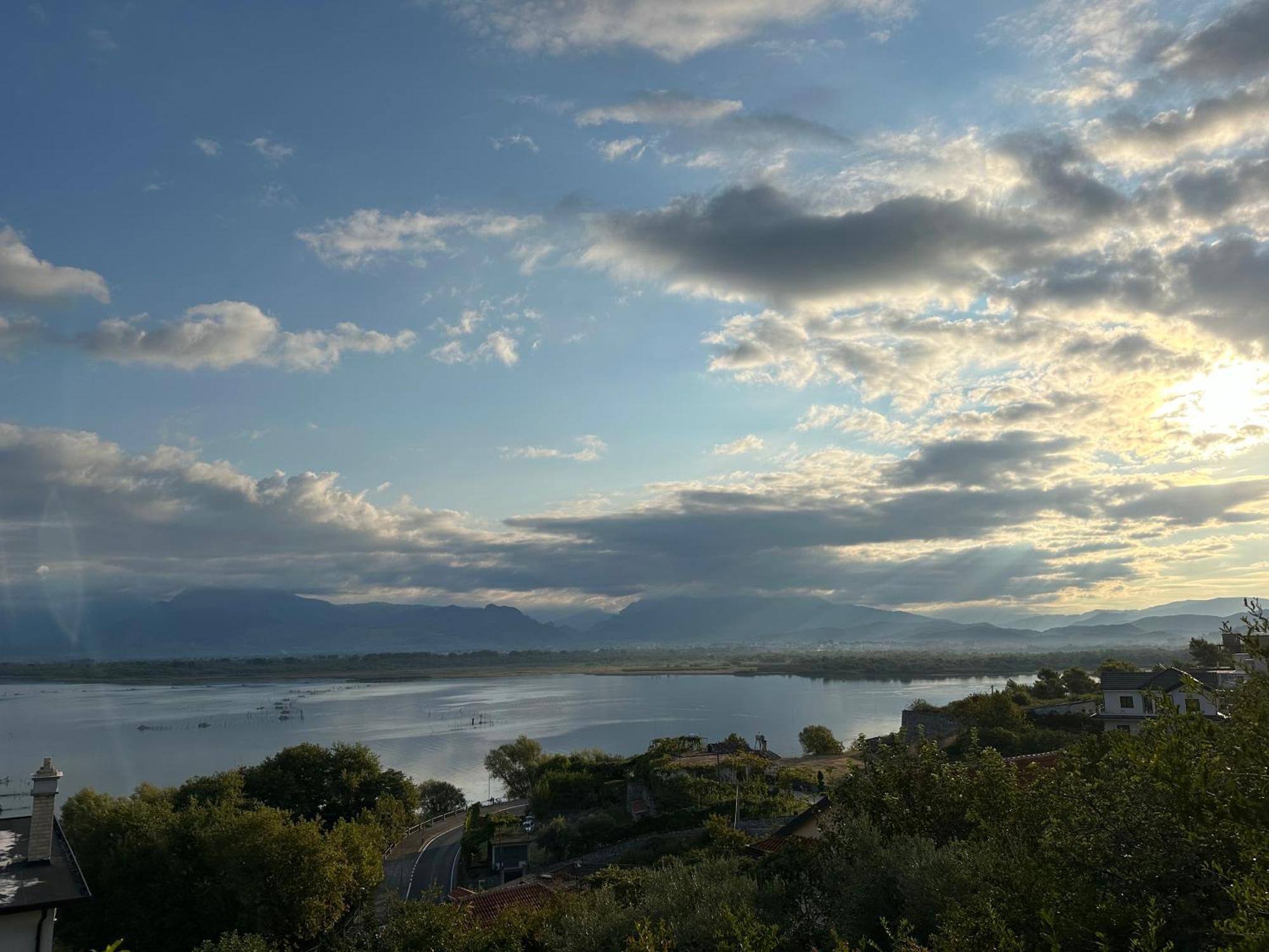 Lake Escape Villa Shiroke Shkoder Exterior photo